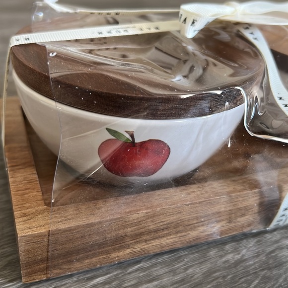 Containers - Picture 2 of 4